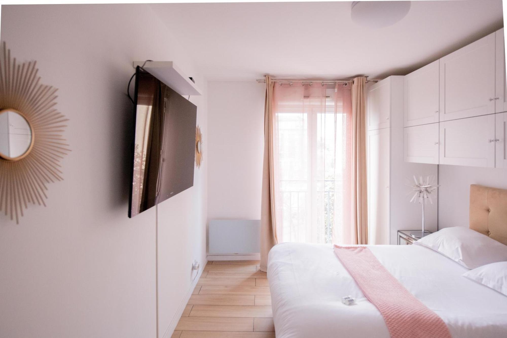 Appartamento Elise De Roche Equipe Balcon Parking Rer B Le Bourget Esterno foto