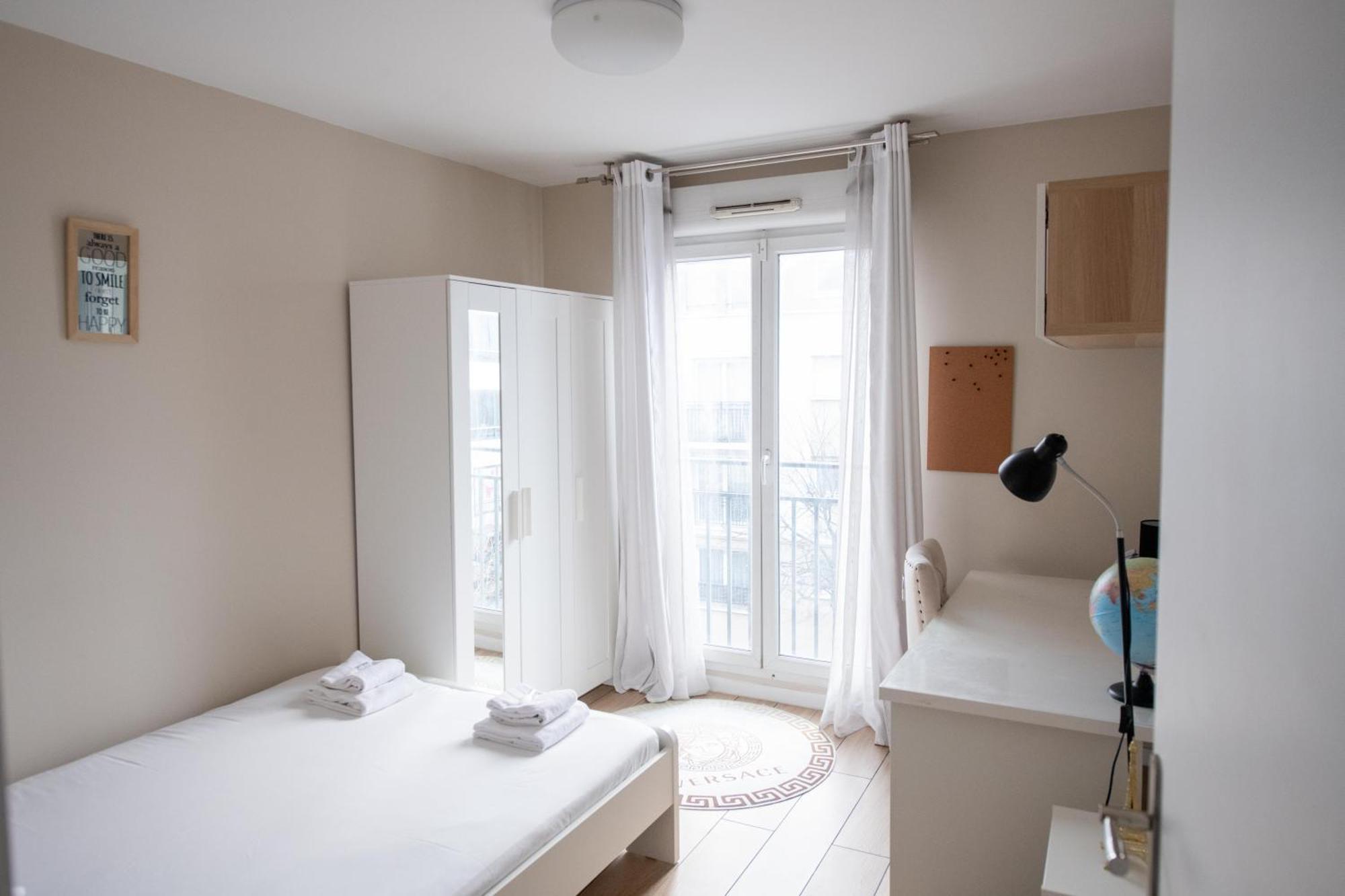 Appartamento Elise De Roche Equipe Balcon Parking Rer B Le Bourget Esterno foto
