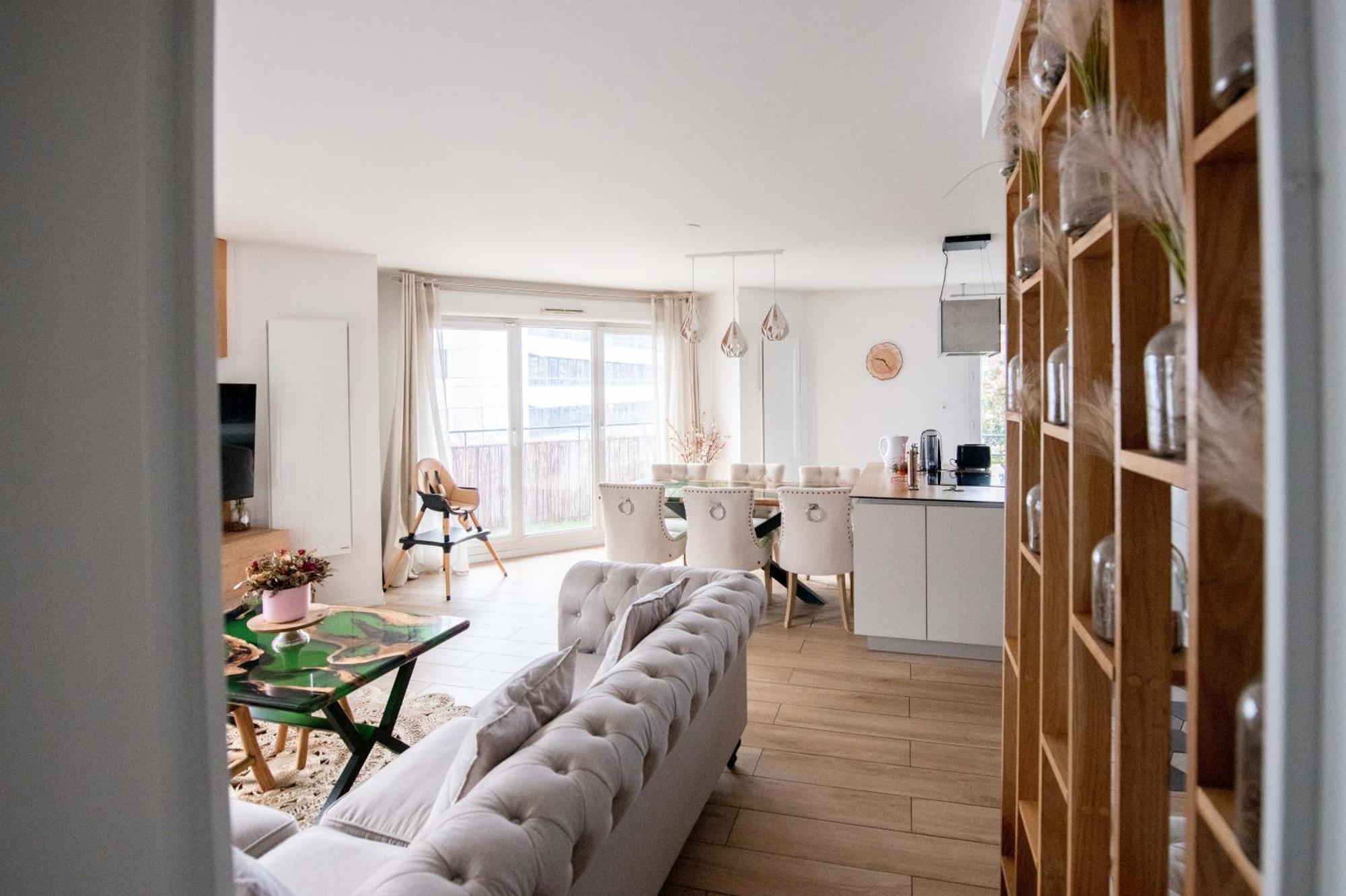 Appartamento Elise De Roche Equipe Balcon Parking Rer B Le Bourget Esterno foto